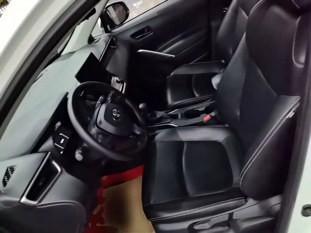 Toyota Corolla Cross — миниатюра 15