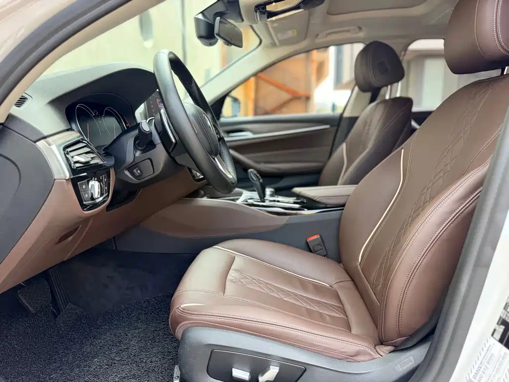 BMW 5 Series — миниатюра 18