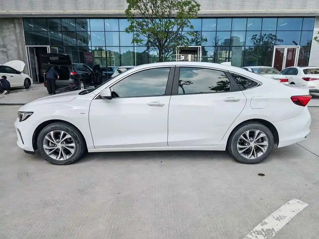 Buick Verano — миниатюра 3