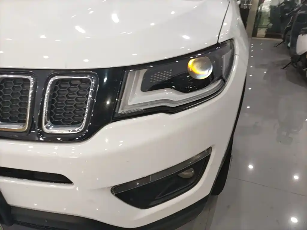 Jeep Compass — миниатюра 24