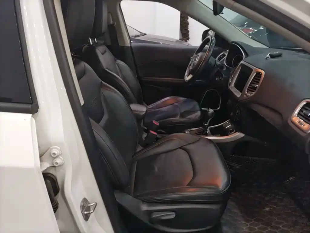 Jeep Compass — миниатюра 25