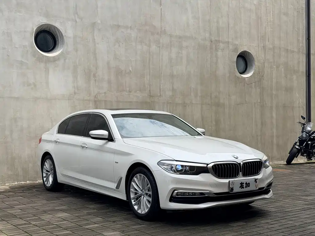 BMW 5 Series — миниатюра 3