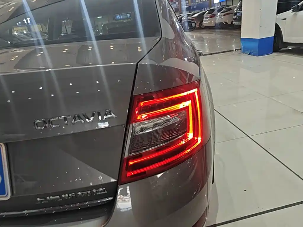 Skoda Octavia — миниатюра 8