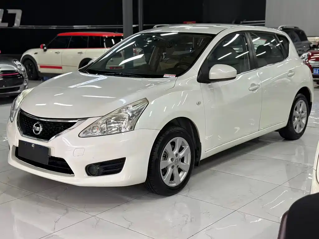 Nissan Tiida — миниатюра 2