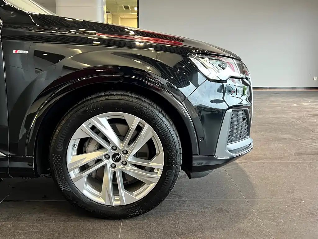 Audi Q7 — миниатюра 7