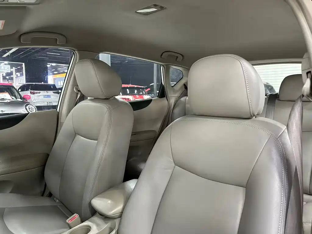 Nissan Tiida — миниатюра 8