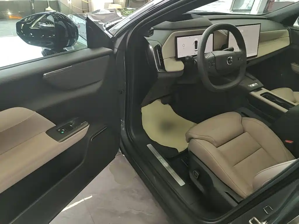 Volvo гибрид Volvo XC70 plug-in — миниатюра 16