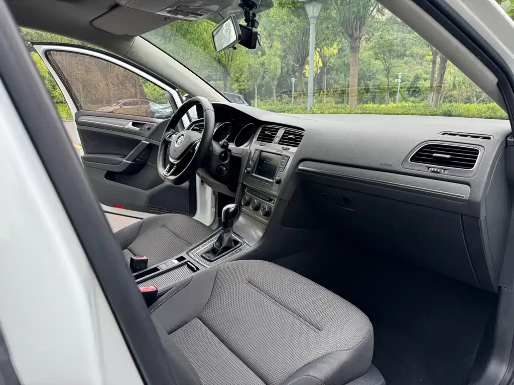 Volkswagen Golf — миниатюра 10