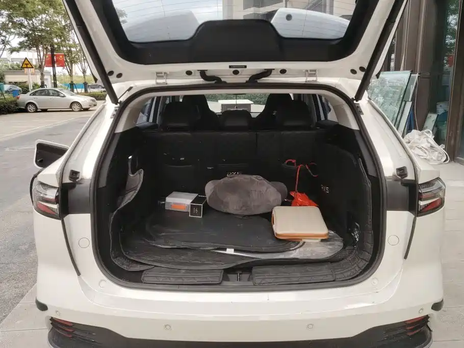 Roewe RX5 New Energy — миниатюра 4