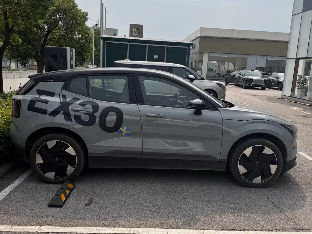 Volvo EX30 — миниатюра 6