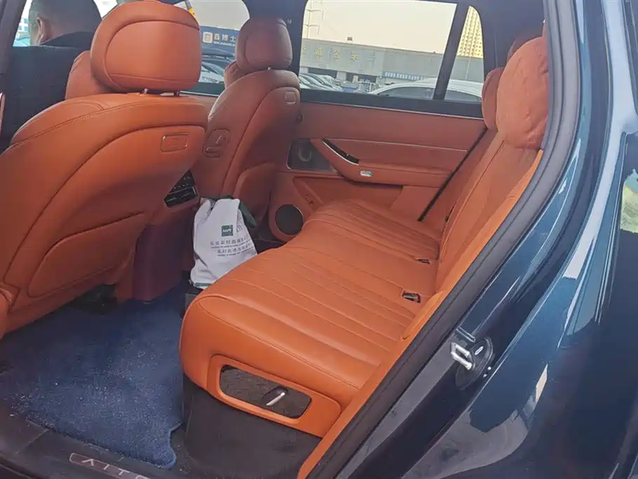 AITO ASK THE WORLD M8