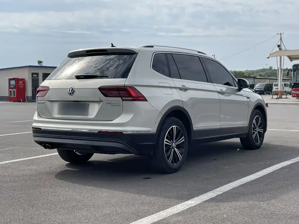 Volkswagen Tiguan L — миниатюра 7