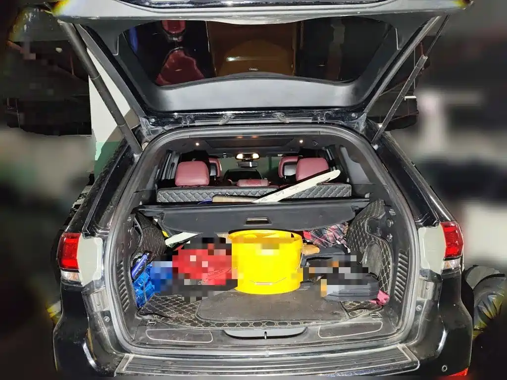 Jeep Grand Cherokee (Import) — миниатюра 15