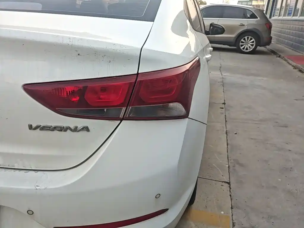 Hyundai Verna — миниатюра 8