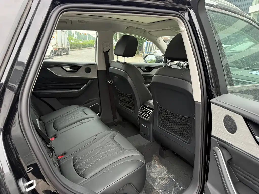 Hongqi HS5 2025 2.0T Pro