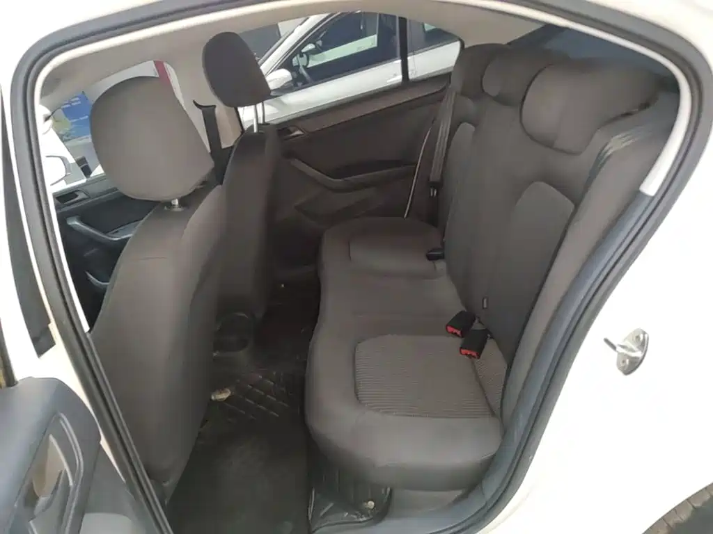 Volkswagen Santana — миниатюра 17