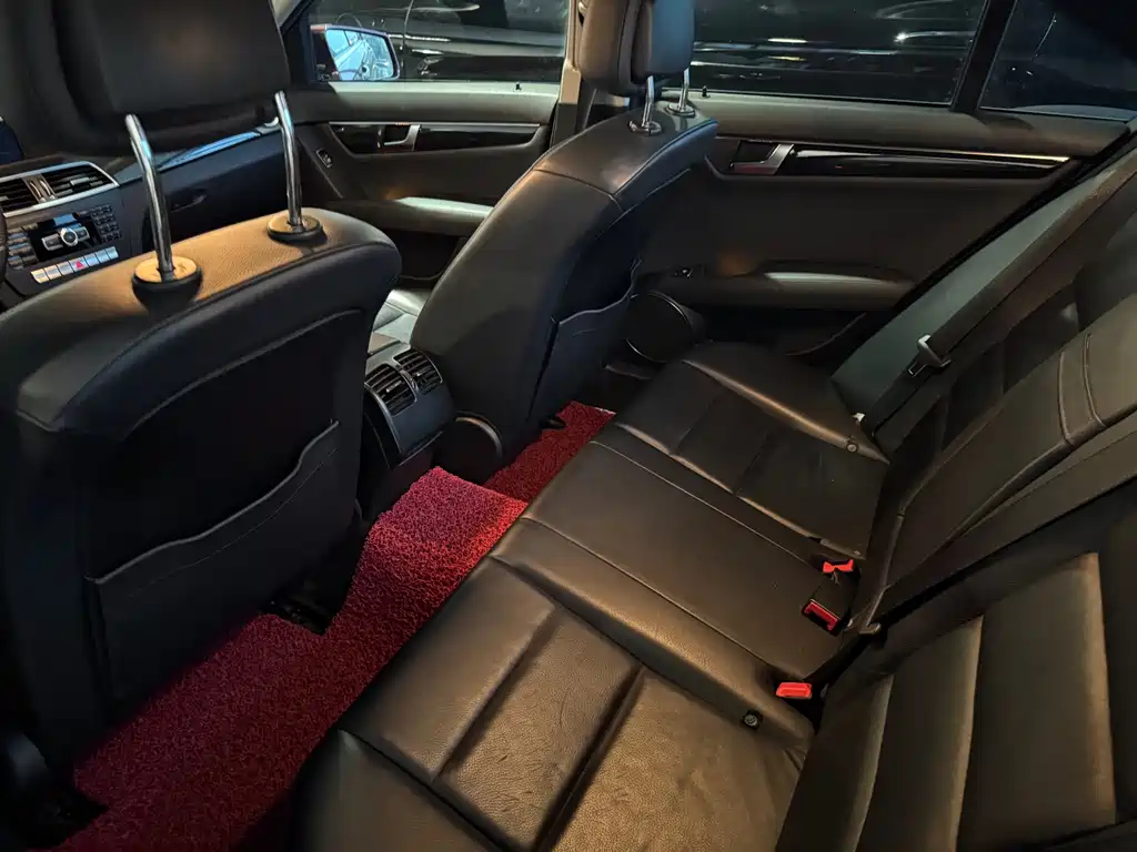 Mercedes-Benz C-Class — миниатюра 8