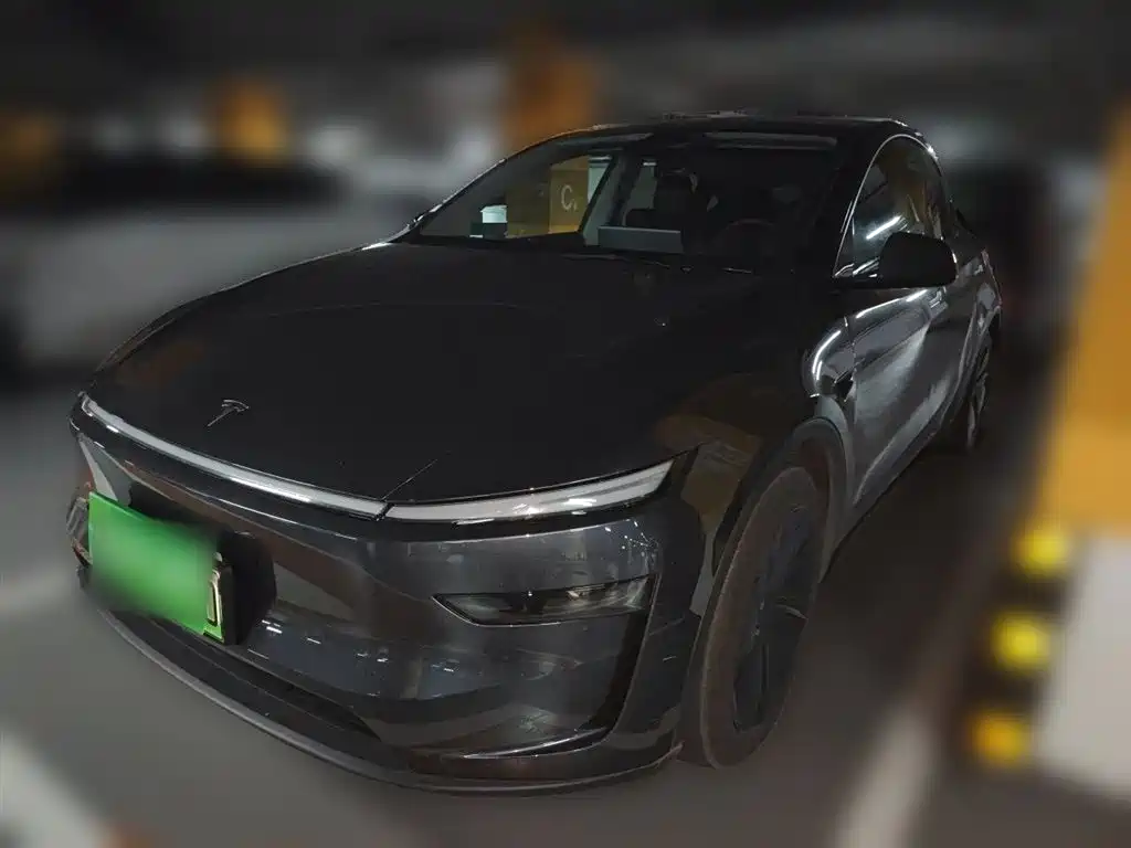 Tesla Model Y 2025