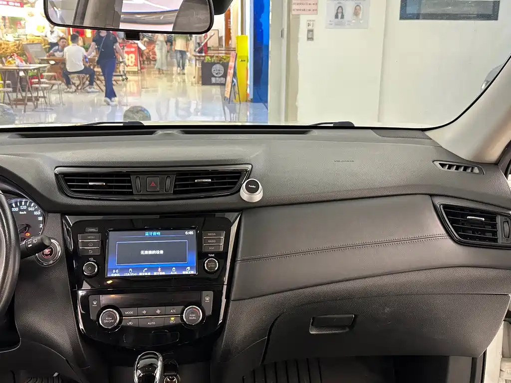 Nissan X-Trail — миниатюра 16