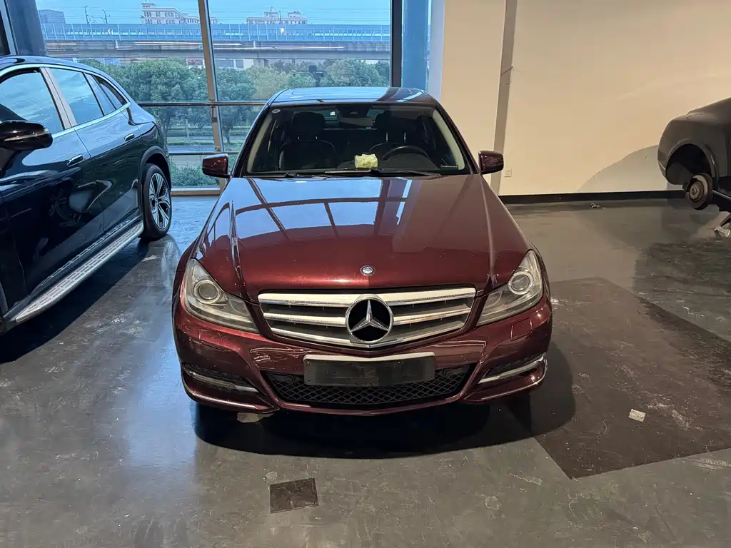 Mercedes-Benz C-Class — миниатюра 2