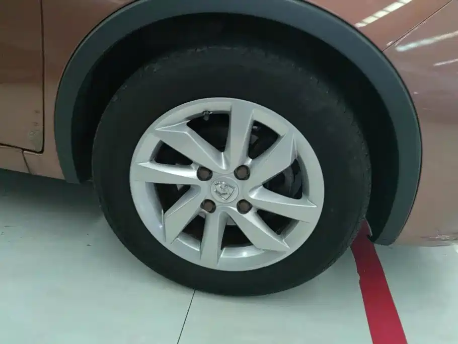 Baojun 310W — миниатюра 6