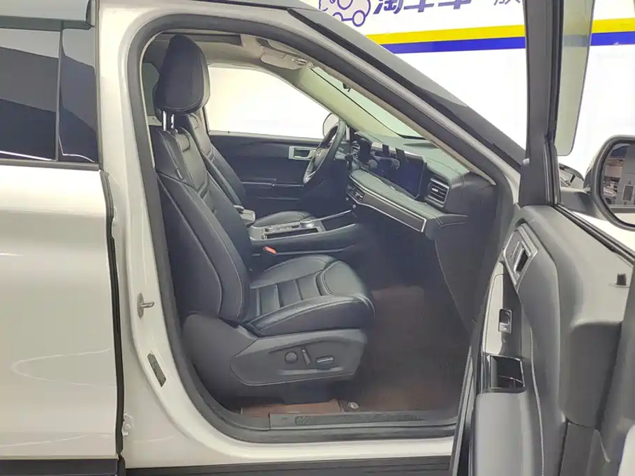 Ford Explorer — миниатюра 8
