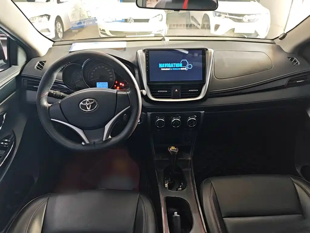 Toyota Yaris L — миниатюра 10