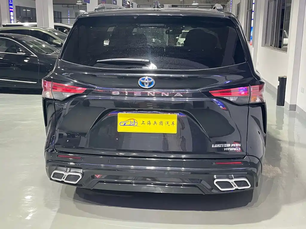 Toyota Sienna — миниатюра 6