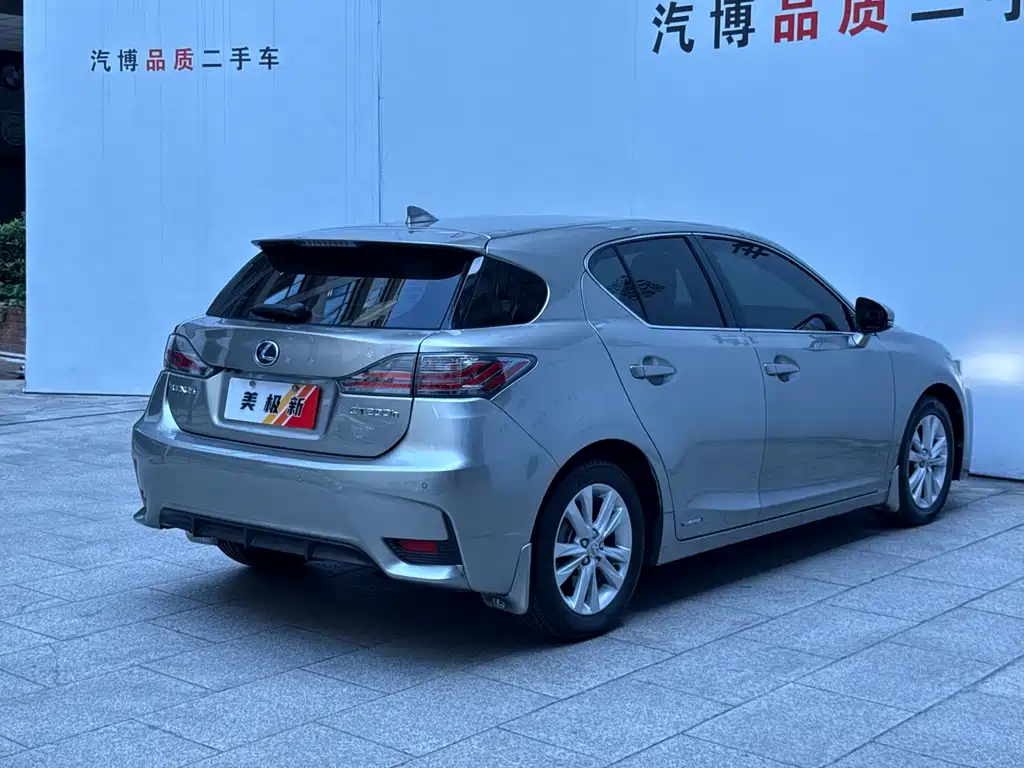 Lexus CT — миниатюра 6
