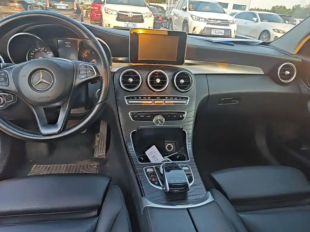 Mercedes-Benz C-Class — миниатюра 13