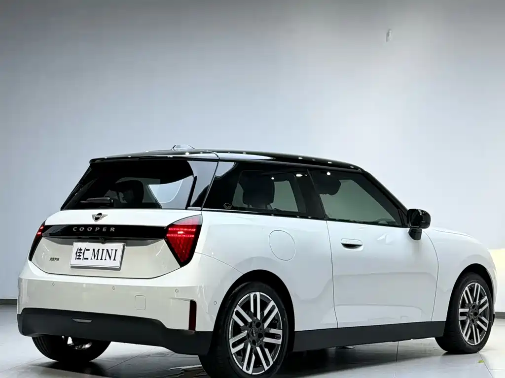 MINI MINI COOPER EV — миниатюра 6