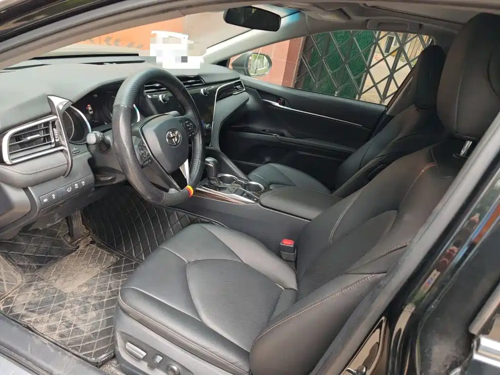 Toyota Camry — миниатюра 11