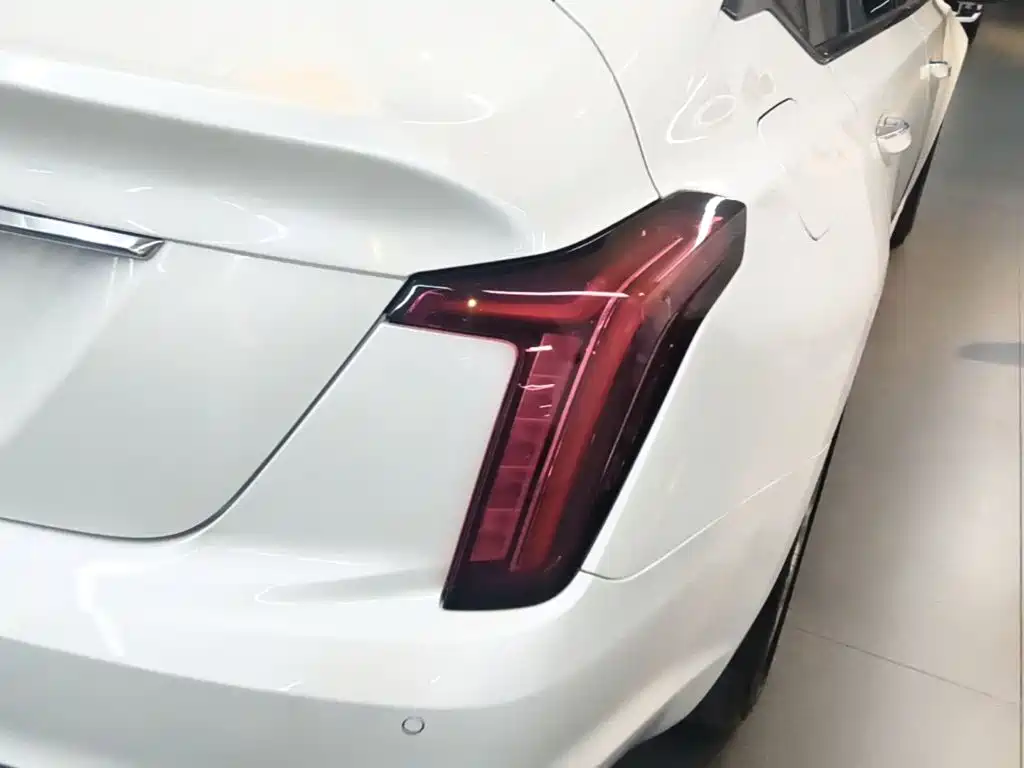Cadillac CT5 — миниатюра 8