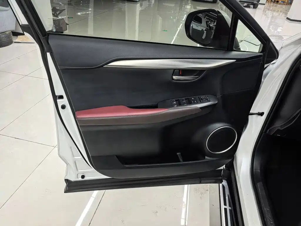 Lexus NX — миниатюра 7