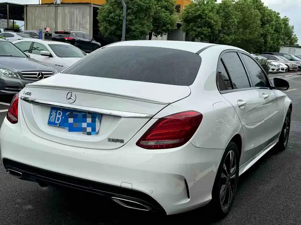 Mercedes-Benz C-Class — миниатюра 7