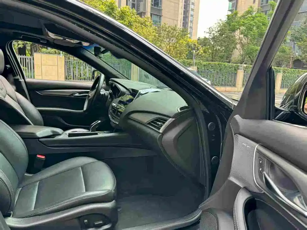 Cadillac CT5 — миниатюра 8