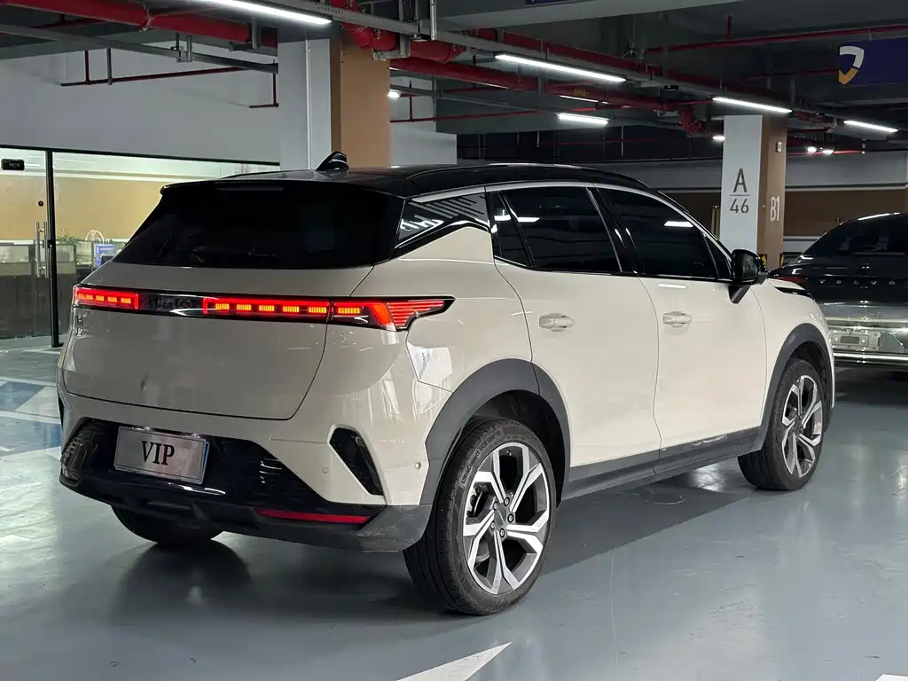 Lynk & Co 06 — миниатюра 5