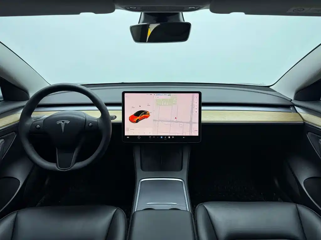 Tesla Model 3 — миниатюра 6
