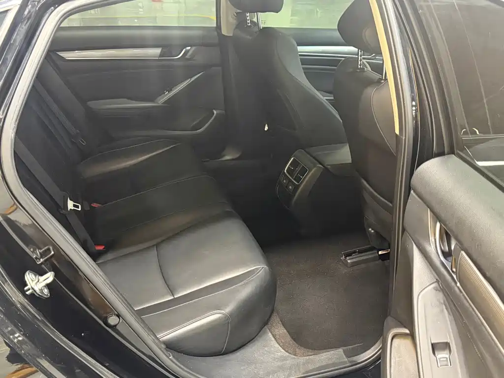 Honda Accord — миниатюра 10