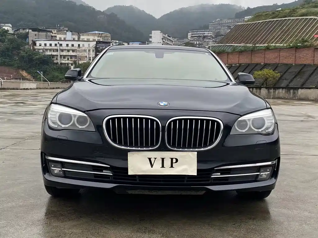 BMW 7 Series — миниатюра 2