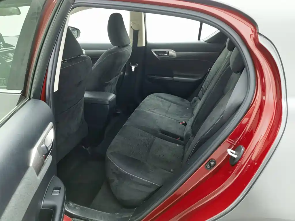 Lexus CT — миниатюра 15