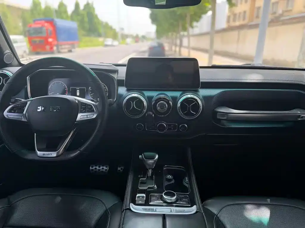 BAIC BJ40 2018 PLUS 2.3T AT Premium V