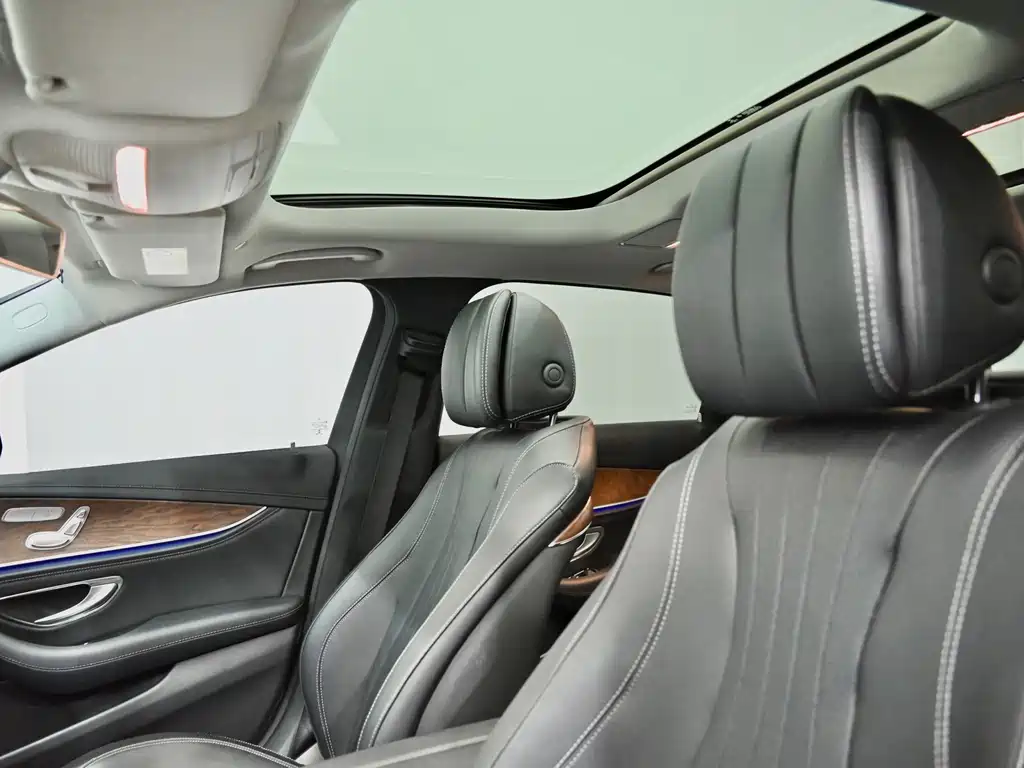 Mercedes-Benz E-Class — миниатюра 15