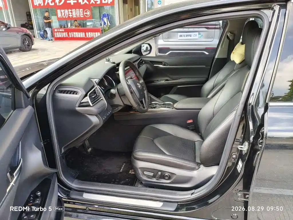 Toyota Camry — миниатюра 6
