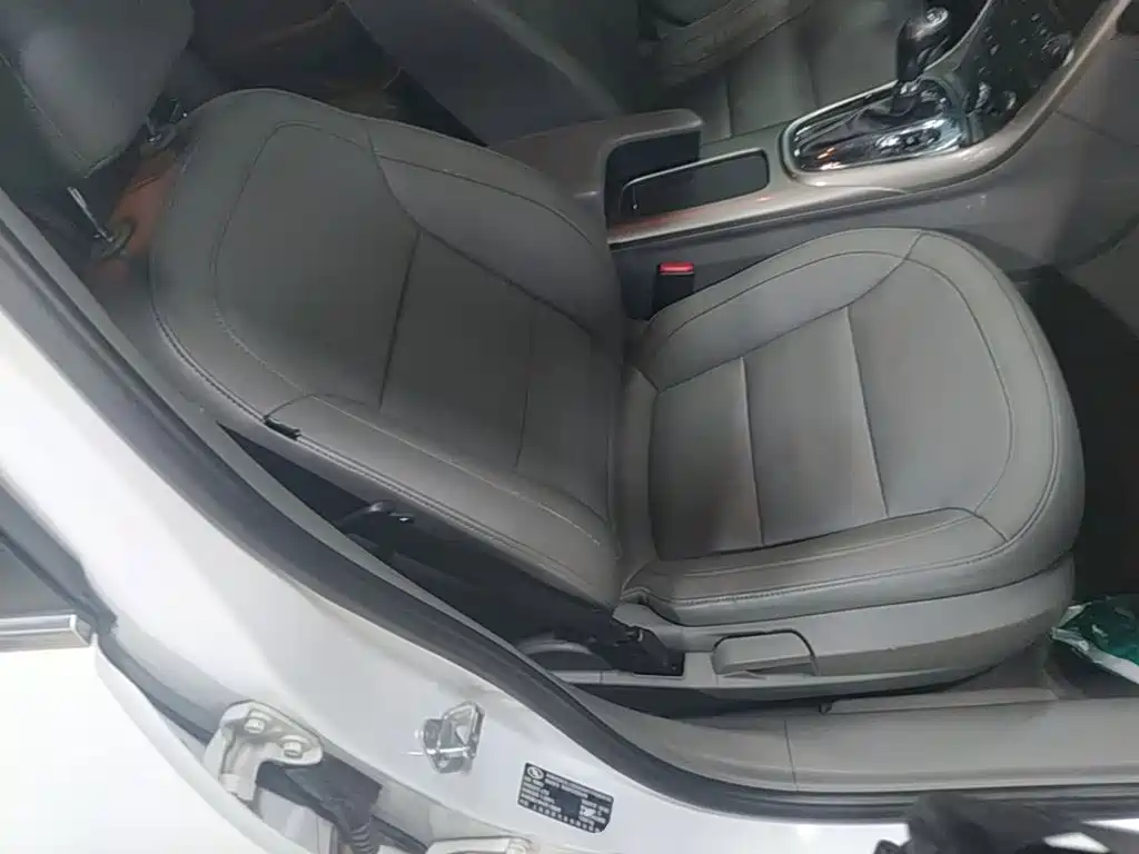 Chevrolet Malibu — миниатюра 25
