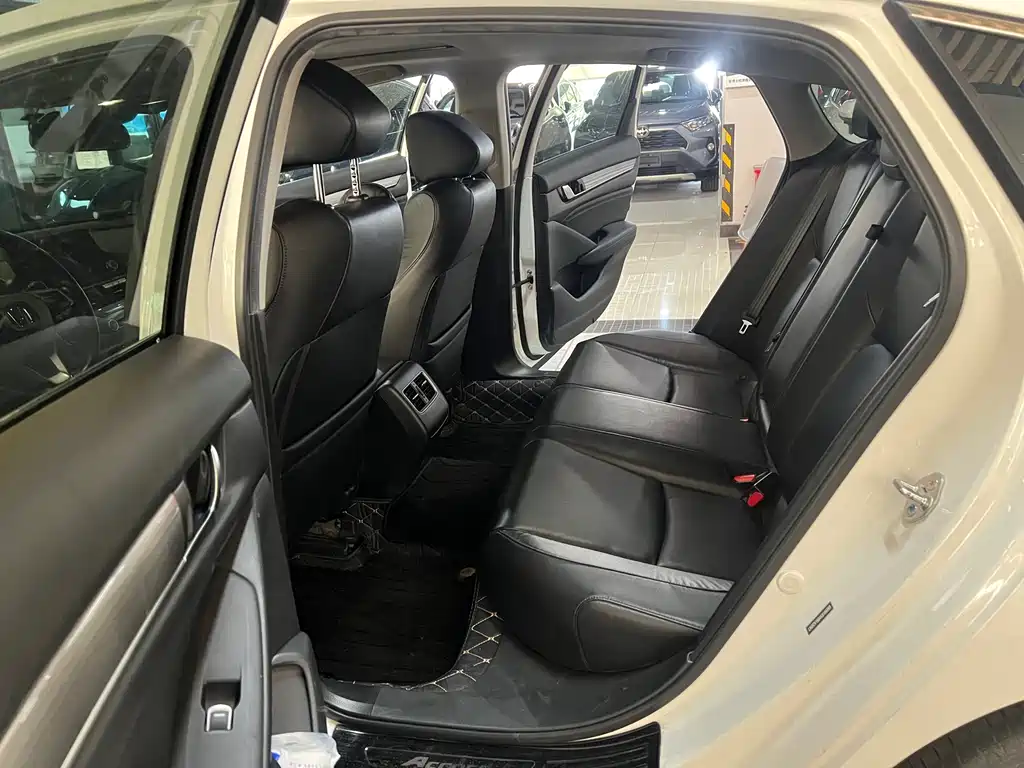 Honda Accord — миниатюра 6
