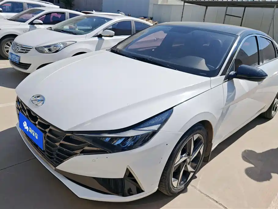Купить Hyundai Elantra