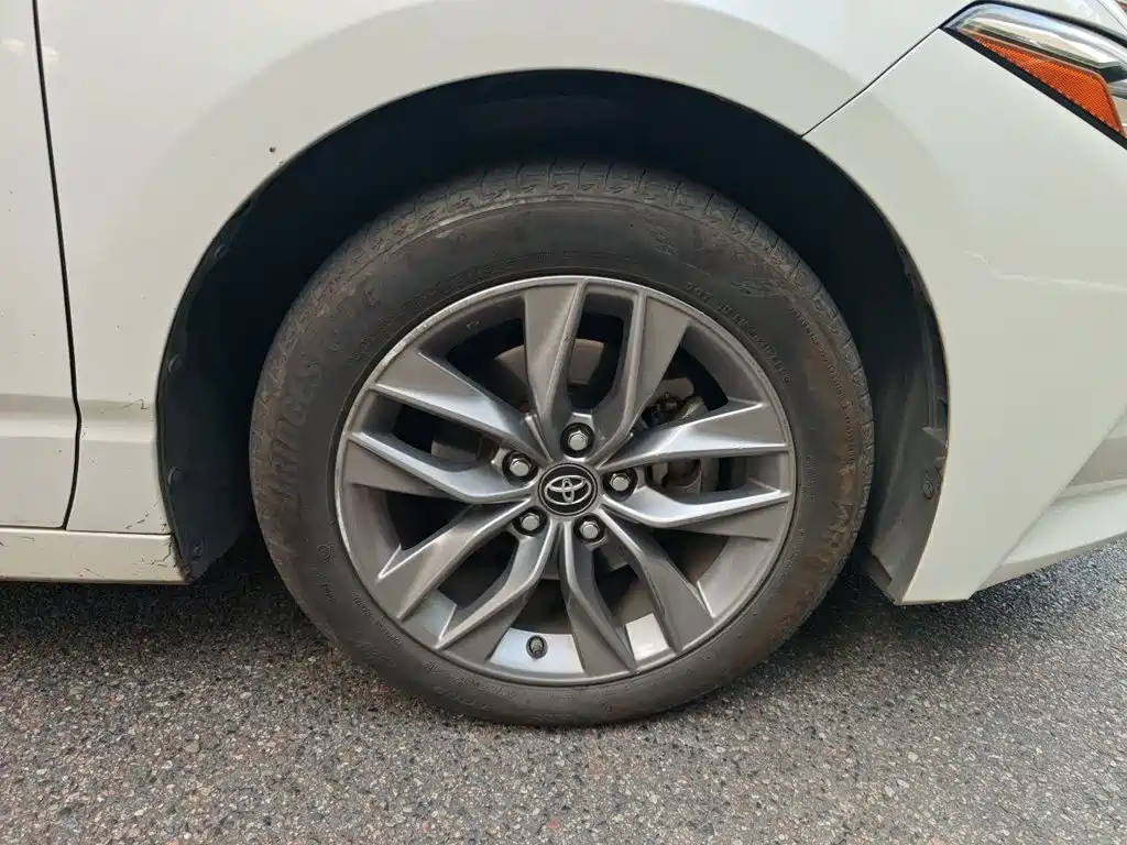 Toyota Avalon — миниатюра 8