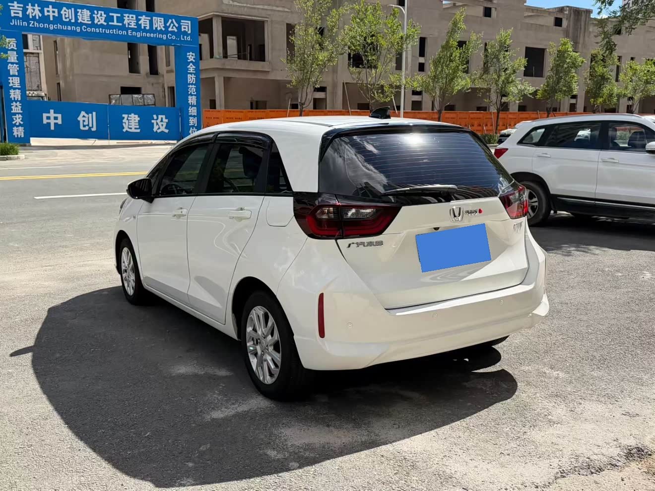 Honda Fit 1.5 л 2022 г. Белый, пробег 35000 км