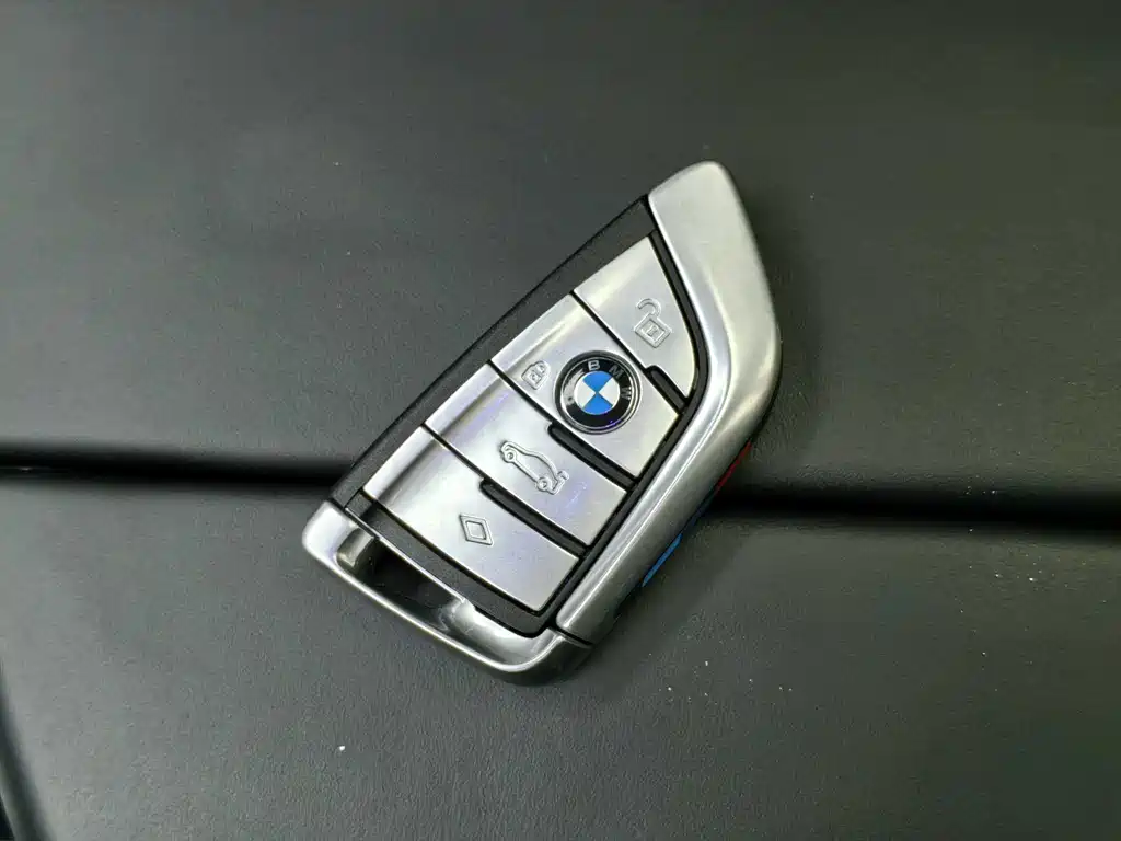 BMW 5 Series — миниатюра 19